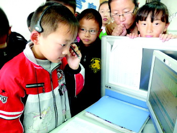 һ��С�x�����ڱO(ji��n) (t��ng)�_(t��i) (t��ng)ȡԒ(hu��)��(w��)�T���Ԓ(hu��)���